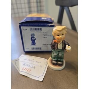 Hummel Goebel “A Flower For You” Figurine #2077/B 1999